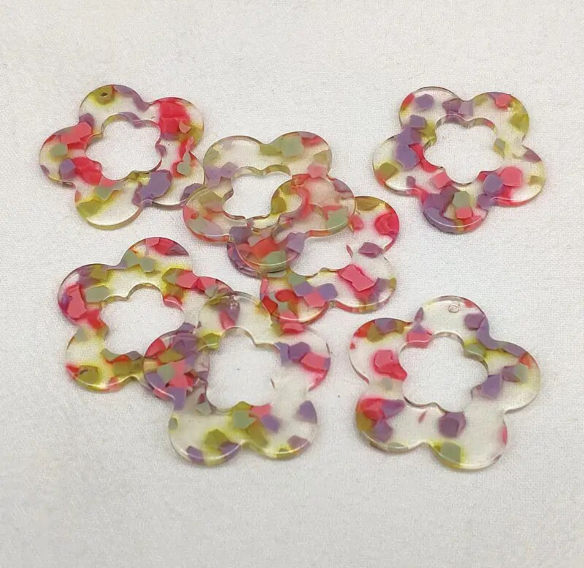 Charms / Pendant F0393 - Acetic Acid Flower-Shape, With Hole (1 Pair)