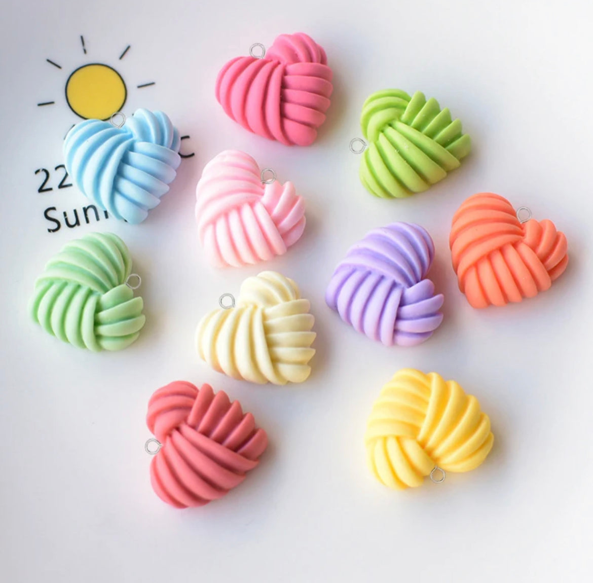 Resin Flatback Wool Knitting Hearts (9 Colours without Hook)