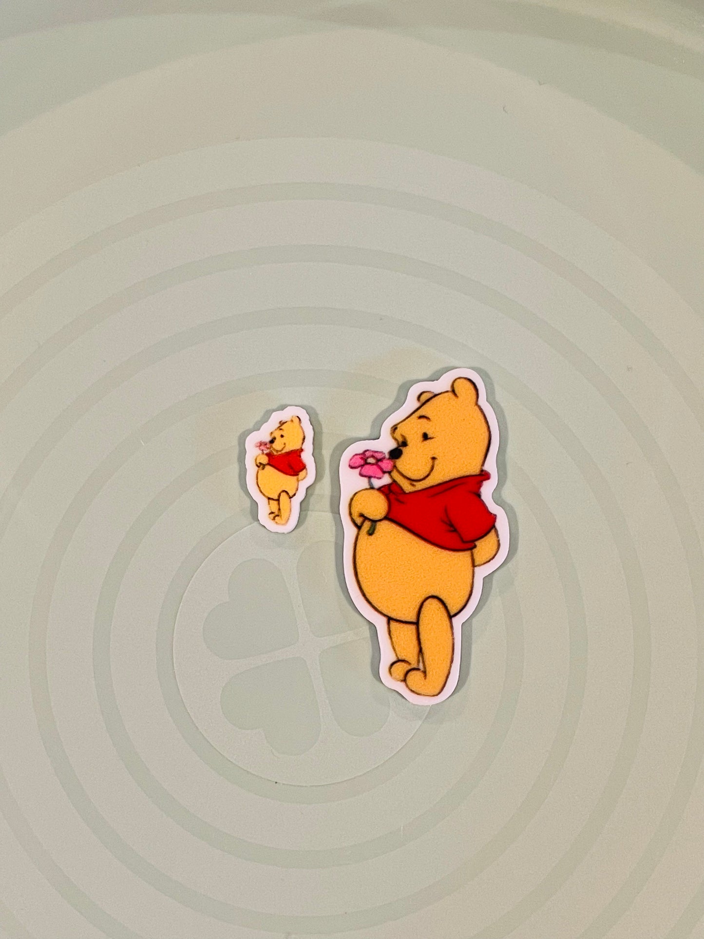 Resin Flatback Planar - Pooh Series 8 (2 sizes, 2 facing)