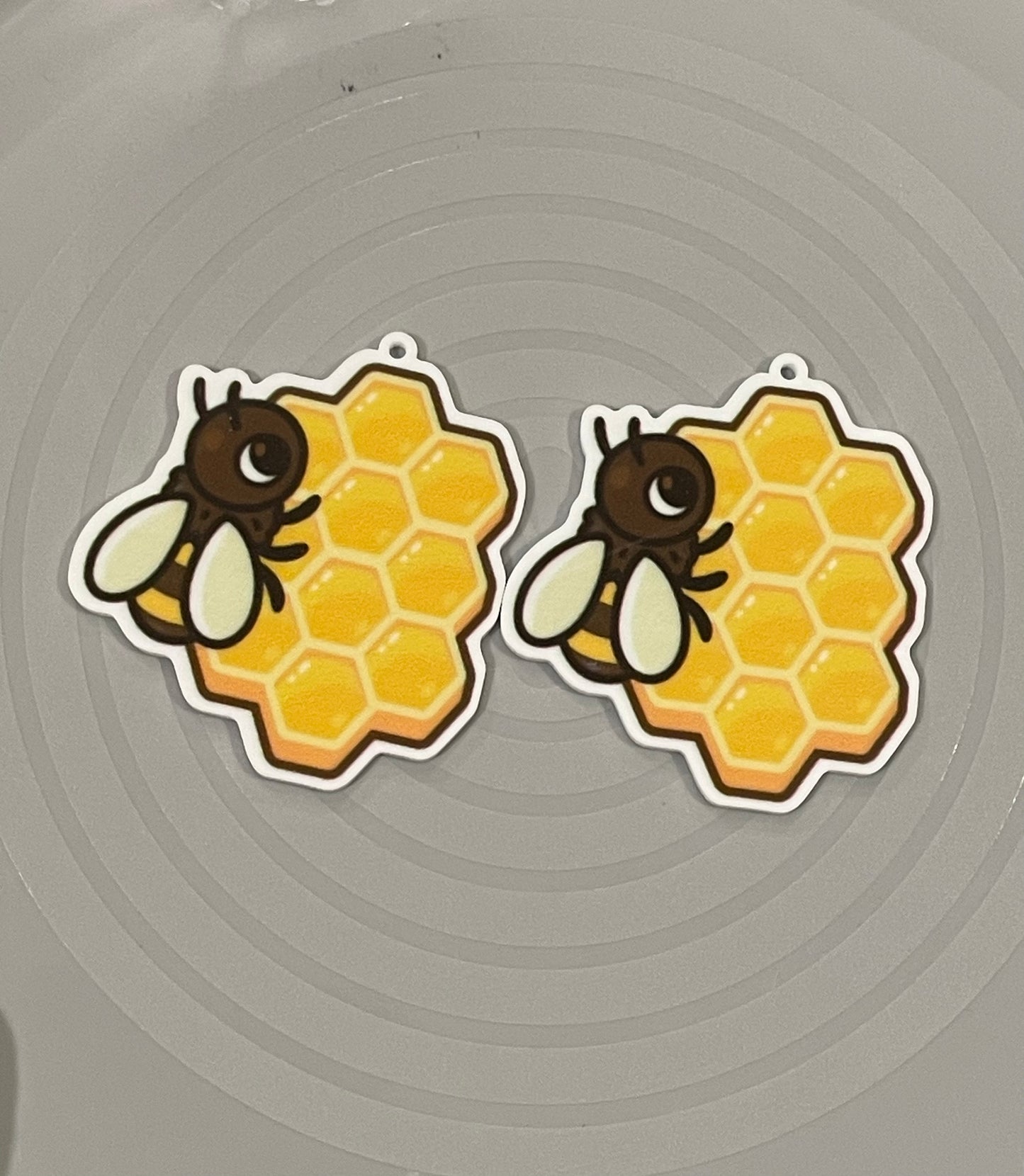 Resin Flatback Planar E0614 - Honey Bee (With Hole)