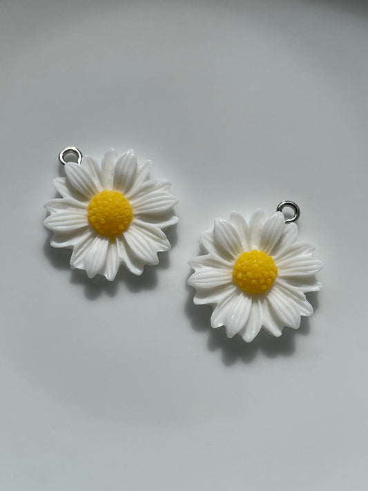 Daisy Charm / Pendant E0620