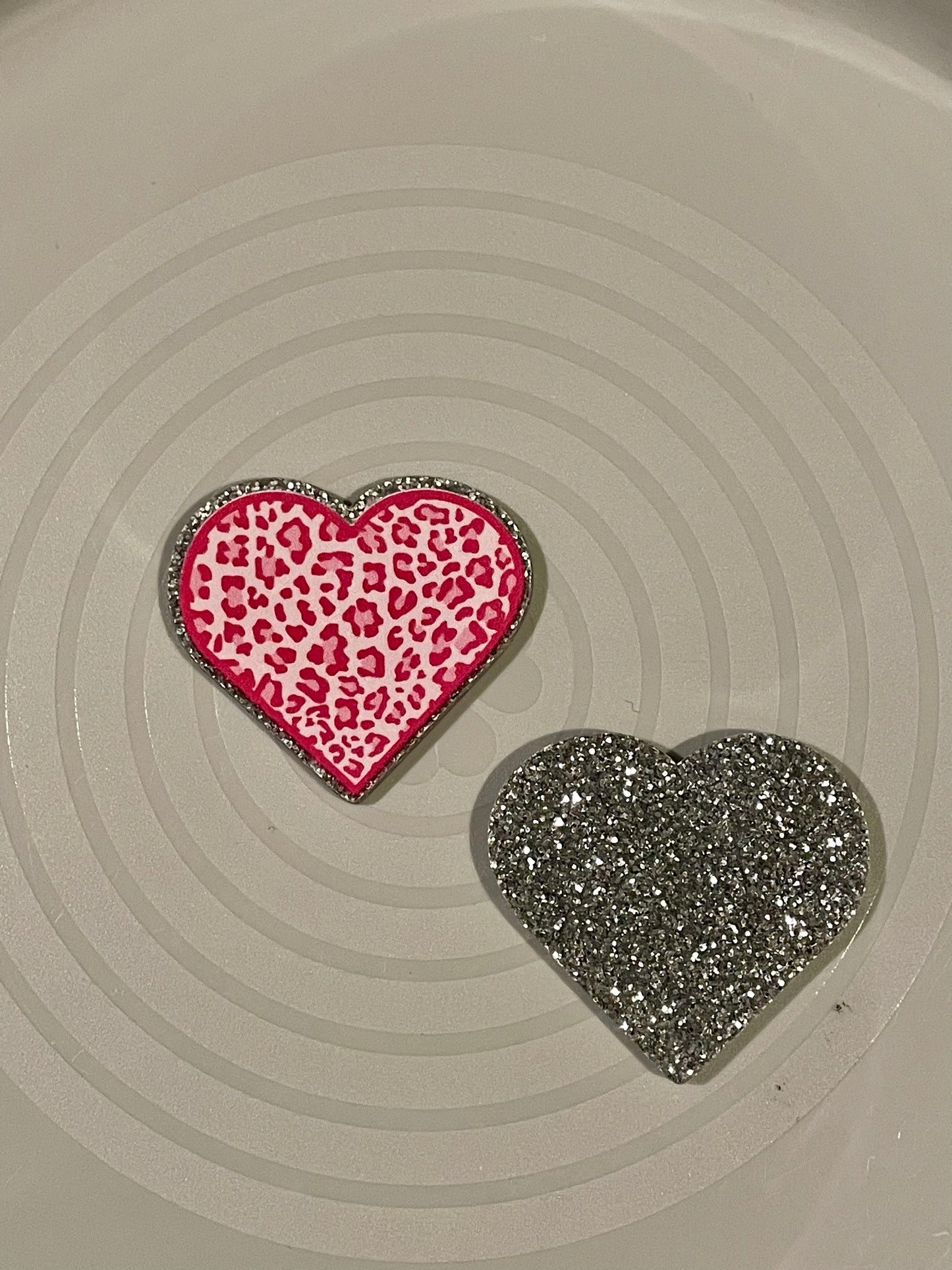 Resin Flatback Planar (Silver Glitters) E0732 - Pink Heart (Leopard Print)