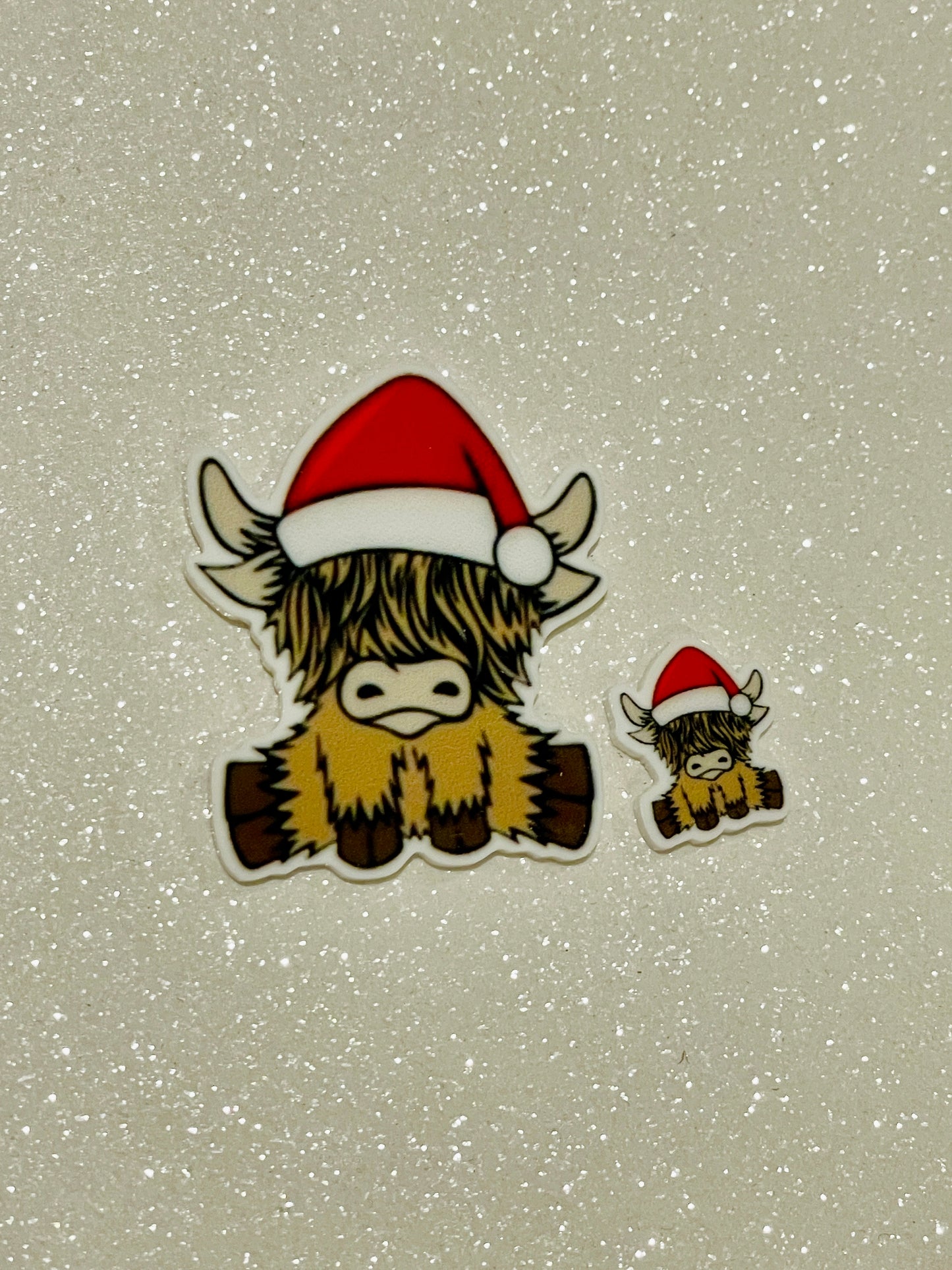 Resin Flatback Planar E0968 - Xmas Highland Cow (2 Sizes Available)